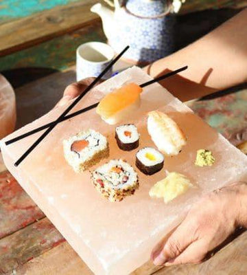 Un Festin de Fraîcheur : Recette de Sushis sur Assiettes en Sel de l'Himalaya - Bien-Etre-Au-Quotidien.com