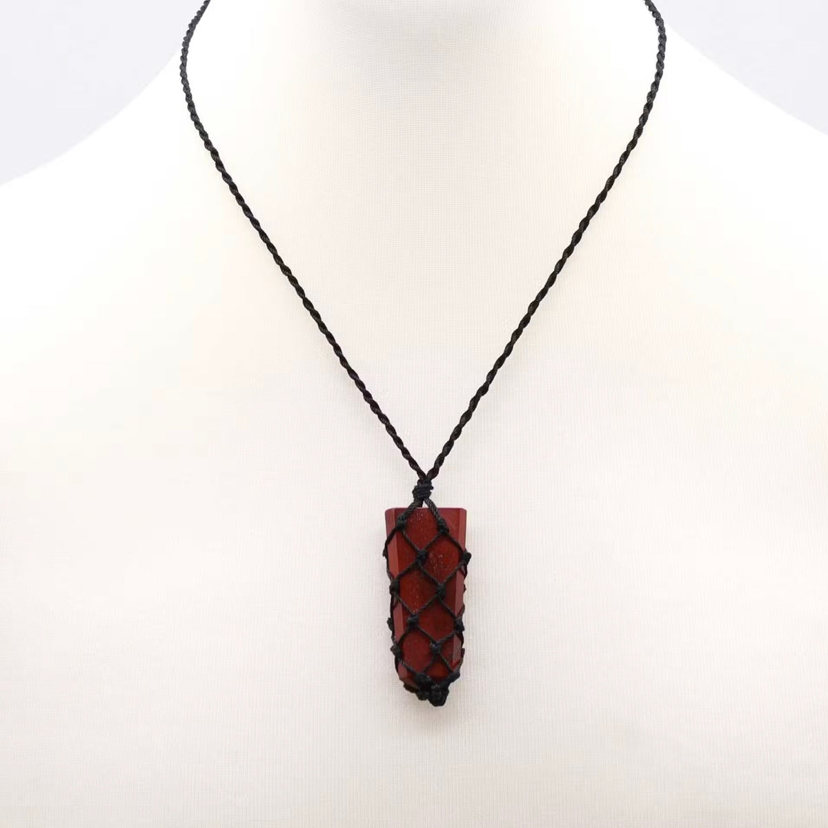 Pendentif Pointe Plate en Jaspe Rouge - Tressé de Lumière